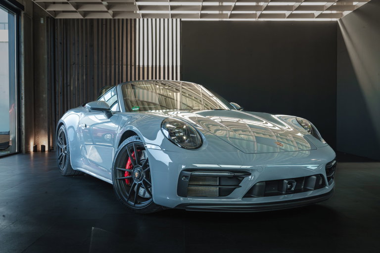 Porsche 992 Carrera 4 GTS
