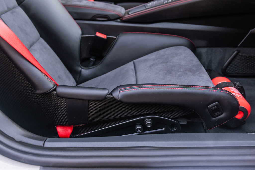 Porsche 718 Cayman GT4