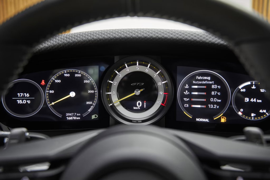 Porsche 992 GT3 Touring