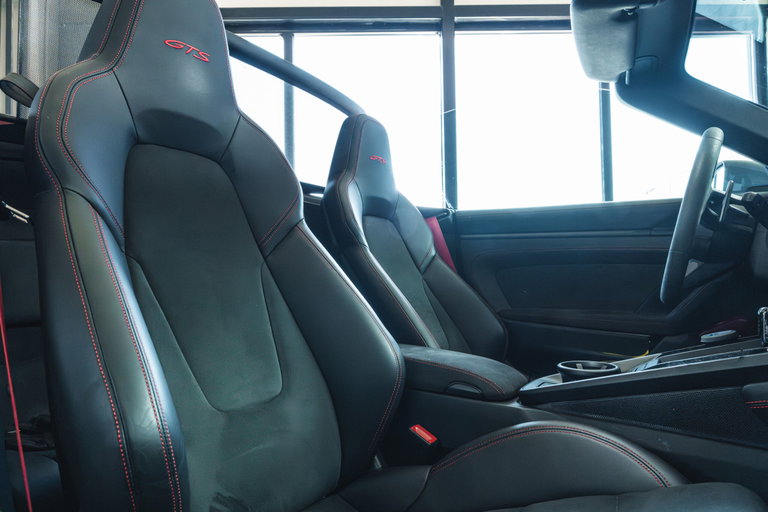 Porsche 992 Carrera 4 GTS