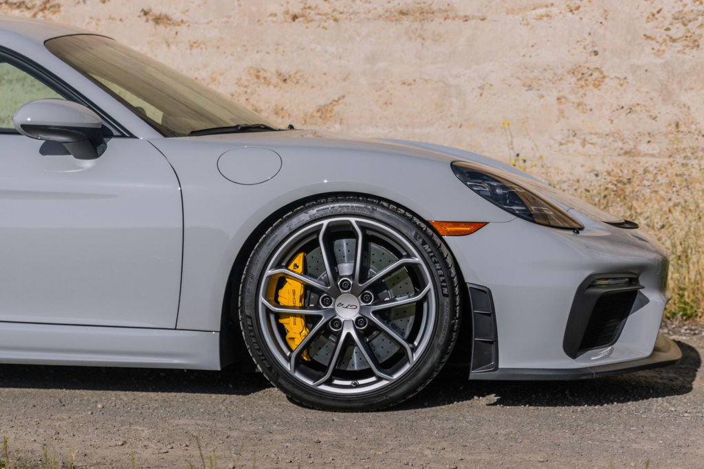 Porsche 718 Cayman GT4