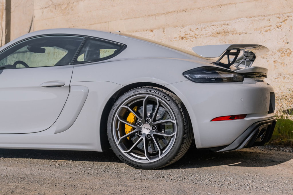 Porsche 718 Cayman GT4