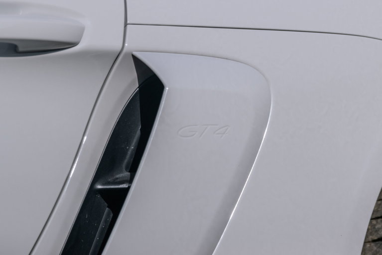 Porsche 718 Cayman GT4
