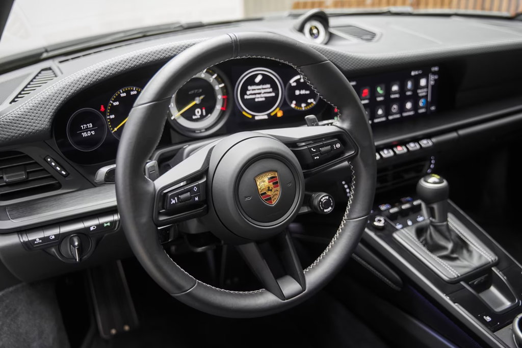 Porsche 992 GT3 Touring