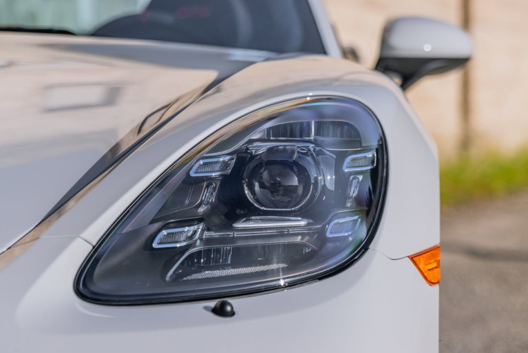 Porsche 718 Cayman GT4