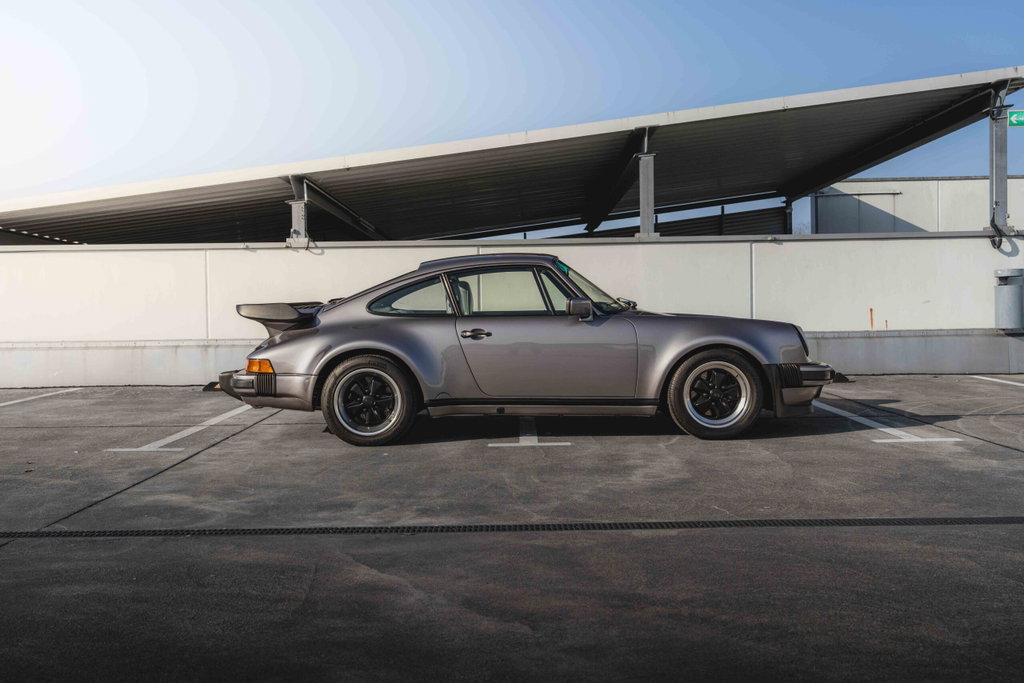 Porsche 911 Turbo 3.3 (US)