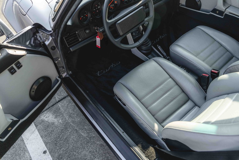 Porsche 911 Turbo 3.3 (US)
