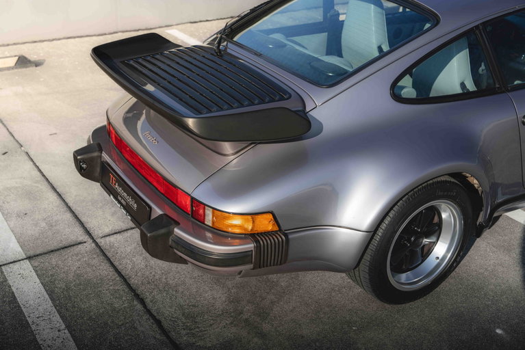 Porsche 911 Turbo 3.3 (US)