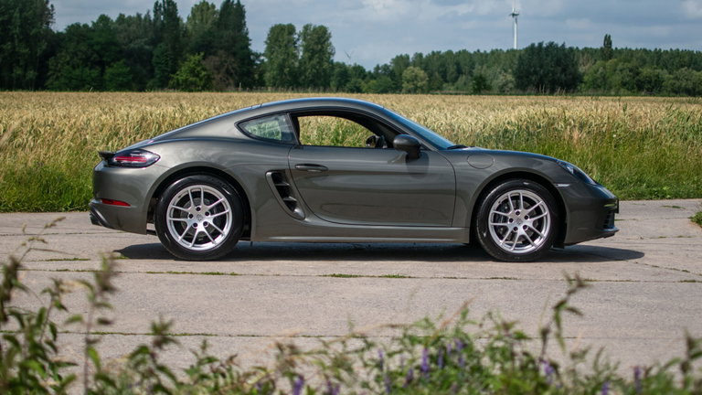 Porsche 718 Cayman