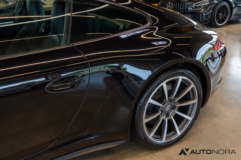 Porsche 991 Carrera 4 Black Edition