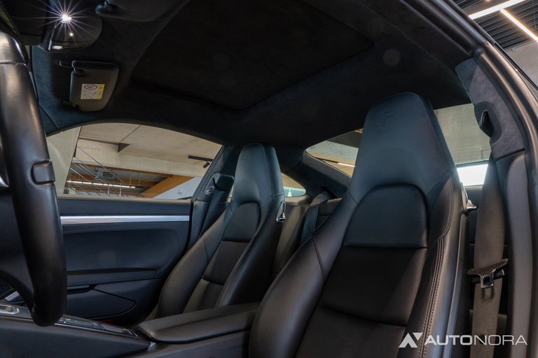 Porsche 991 Carrera 4 Black Edition