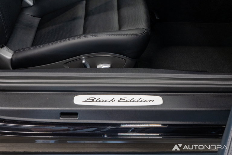 Porsche 991 Carrera 4 Black Edition