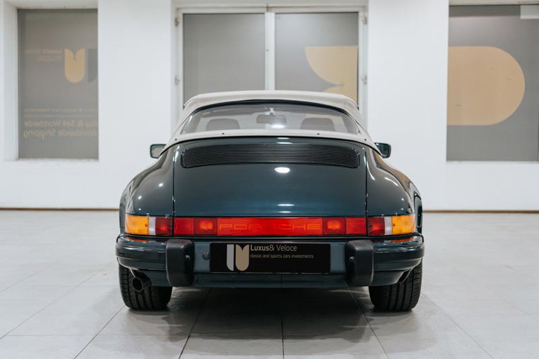 Porsche 911 Carrera 3.2 “25 Jahre 911”