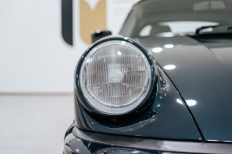 Porsche 911 Carrera 3.2 “25 Jahre 911”