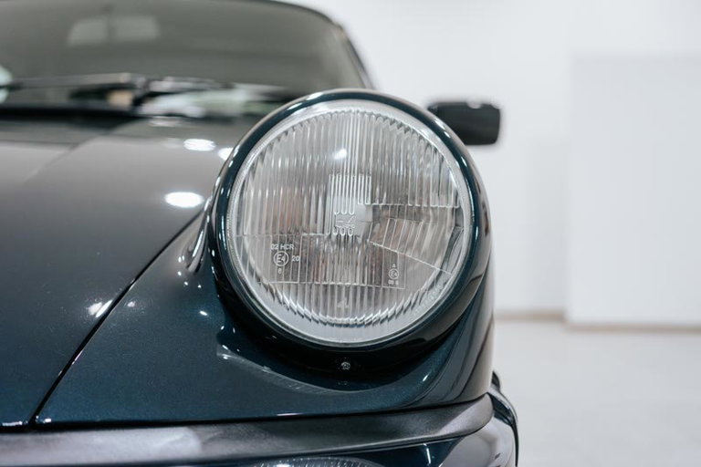Porsche 911 Carrera 3.2 “25 Jahre 911”