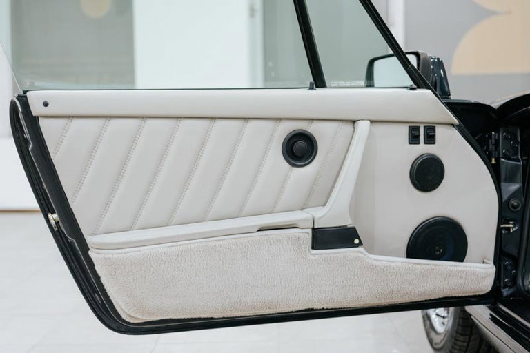 Porsche 911 Carrera 3.2 “25 Jahre 911”