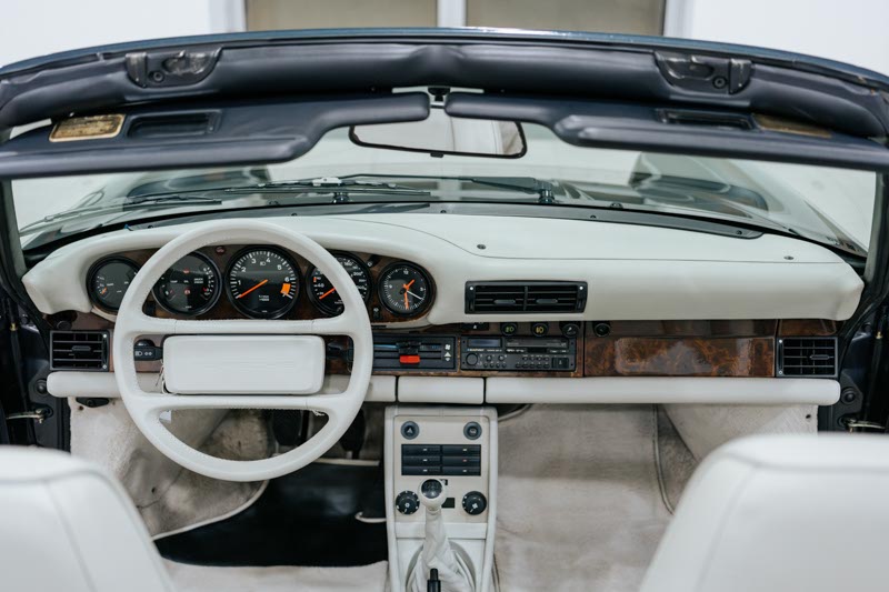 Porsche 911 Carrera 3.2 “25 Jahre 911”
