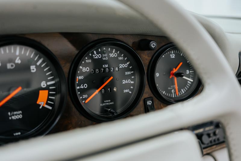 Porsche 911 Carrera 3.2 “25 Jahre 911”