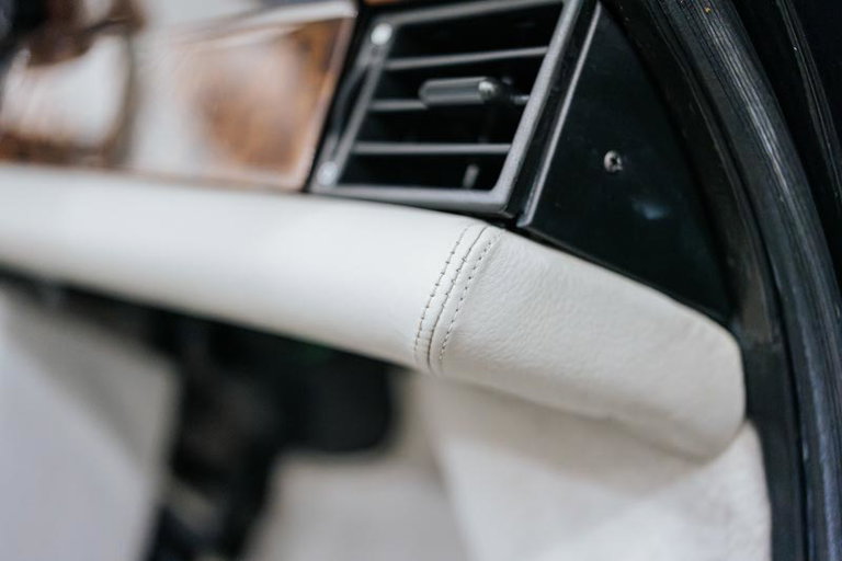 Porsche 911 Carrera 3.2 “25 Jahre 911”