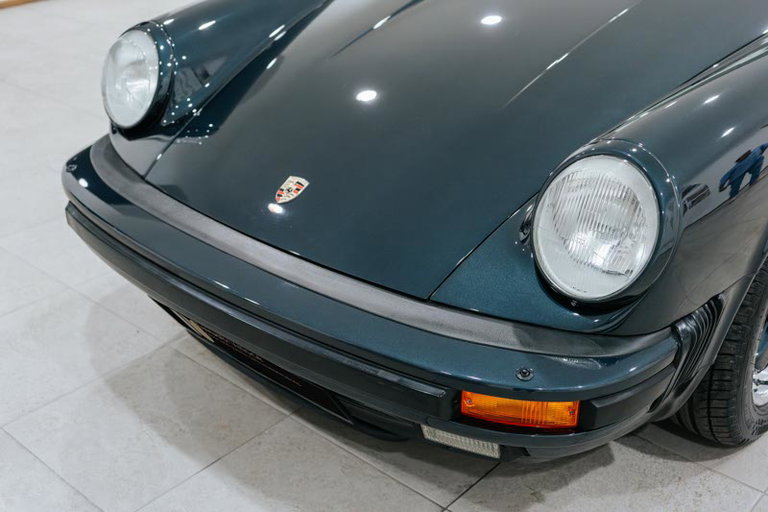 Porsche 911 Carrera 3.2 “25 Jahre 911”