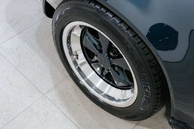 Porsche 911 Carrera 3.2 “25 Jahre 911”
