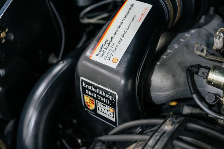 Porsche 911 Carrera 3.2 “25 Jahre 911”