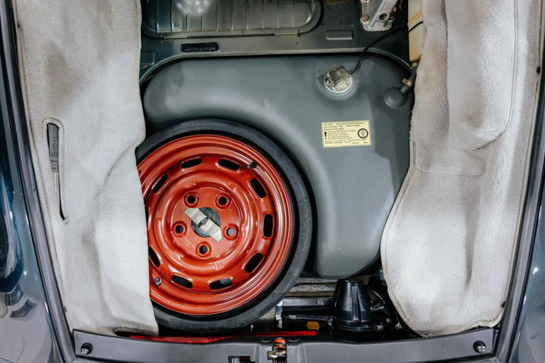 Porsche 911 Carrera 3.2 “25 Jahre 911”