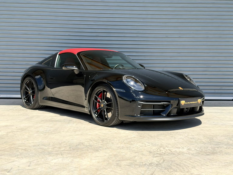 Porsche 992 Carrera 4 GTS