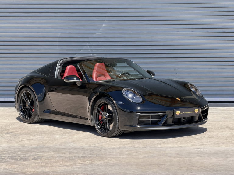 Porsche 992 Carrera 4 GTS