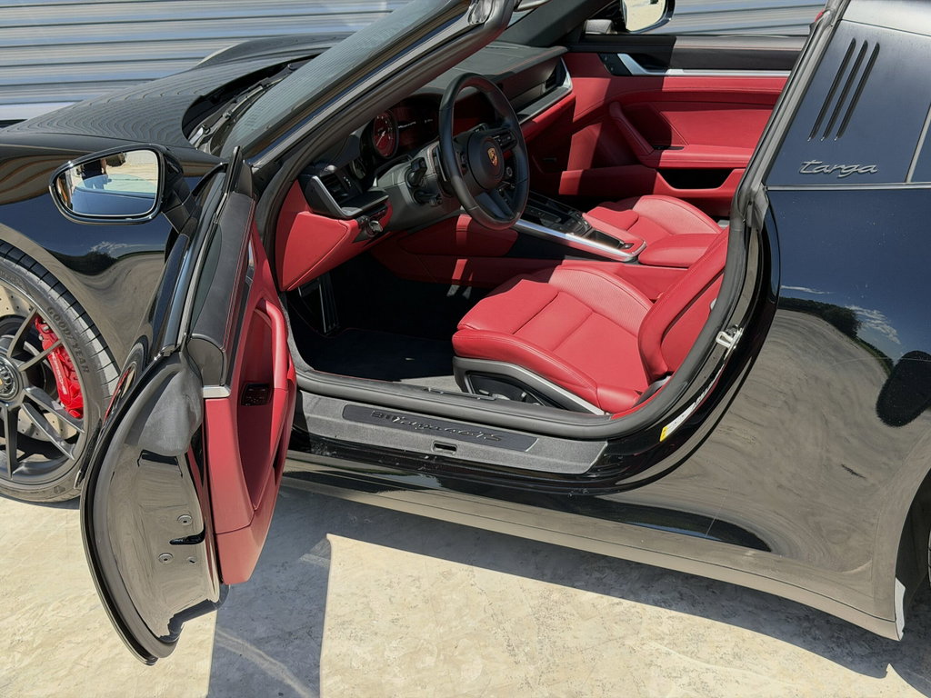 Porsche 992 Carrera 4 GTS
