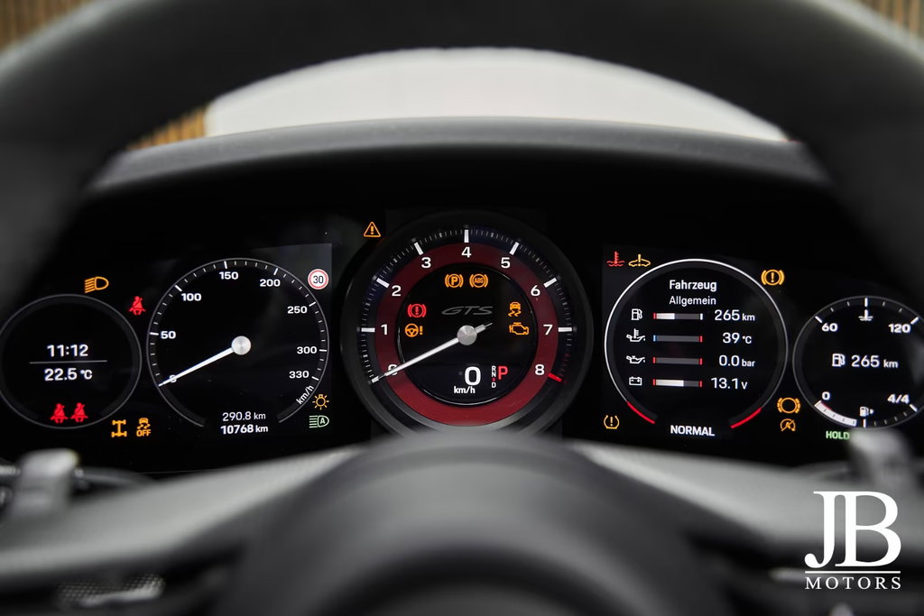 Porsche 992 Carrera 4 GTS