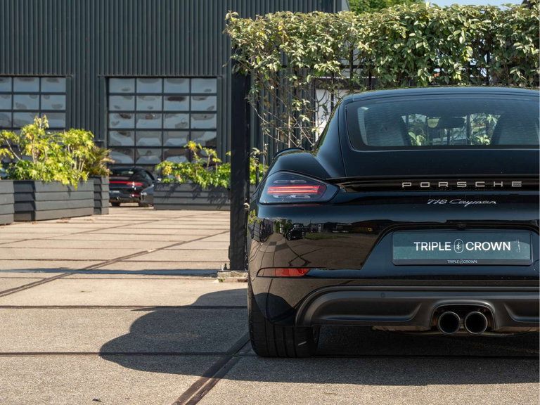 Porsche 718 Cayman
