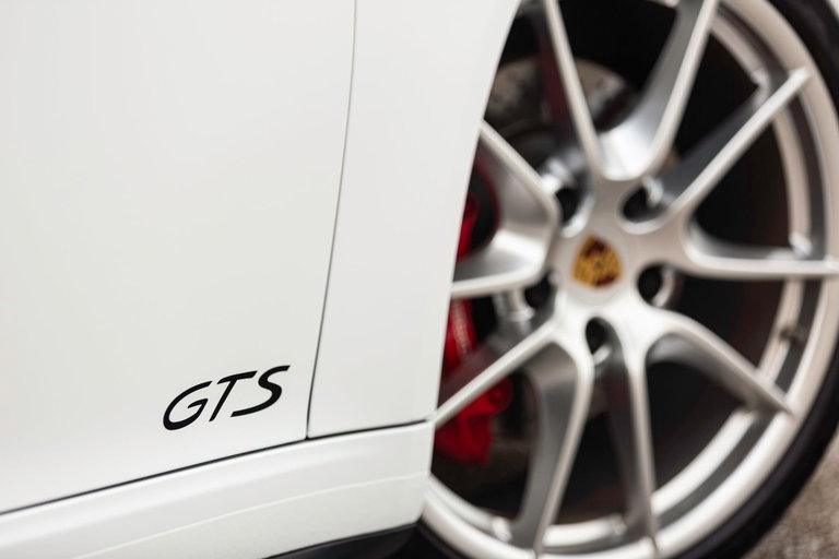 Porsche 991 Carrera GTS