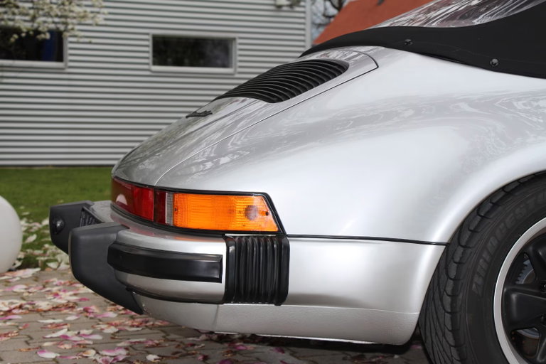 Porsche 911 Carrera 3.2 Speedster (US)