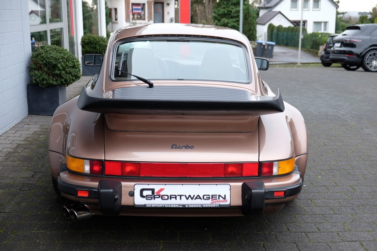 Porsche 911 Turbo 3.3