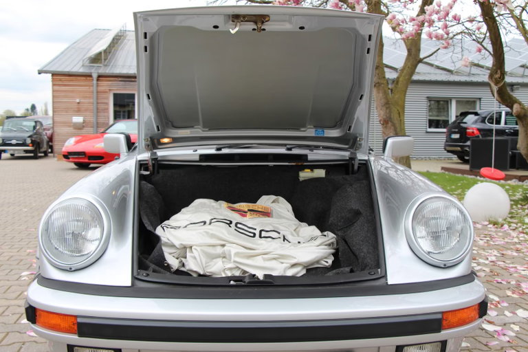 Porsche 911 Carrera 3.2 Speedster (US)