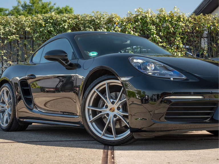 Porsche 718 Cayman