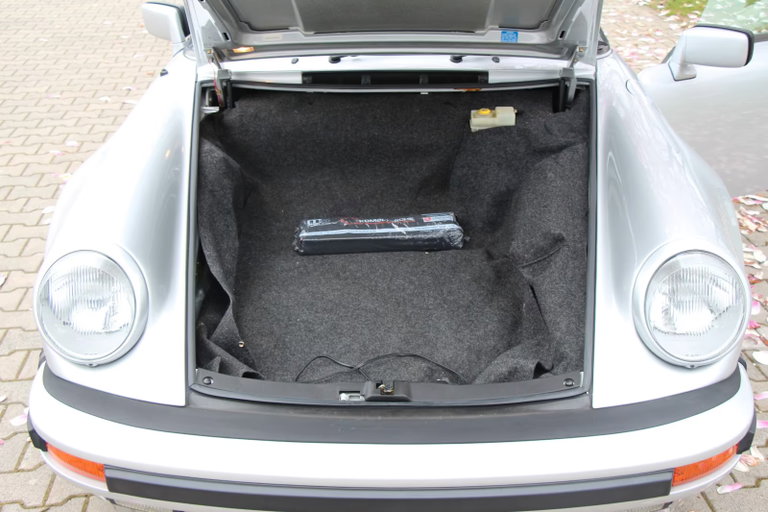 Porsche 911 Carrera 3.2 Speedster (US)