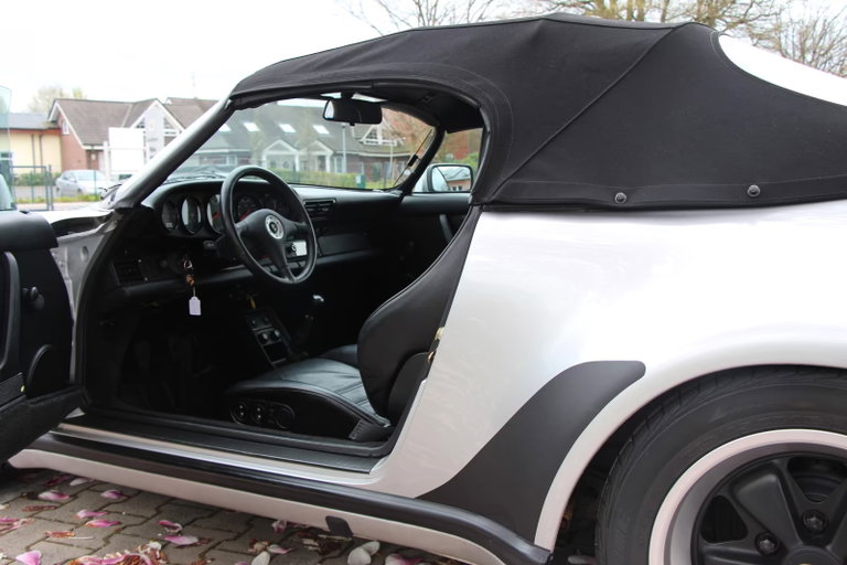 Porsche 911 Carrera 3.2 Speedster (US)