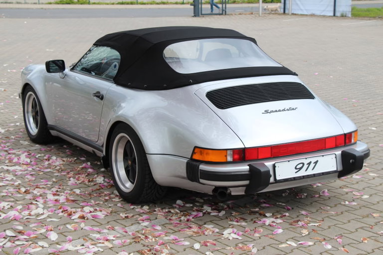 Porsche 911 Carrera 3.2 Speedster (US)