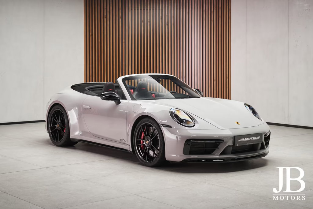 Porsche 992 Carrera 4 GTS