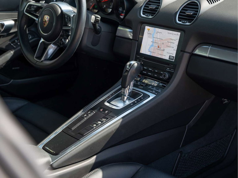 Porsche 718 Cayman