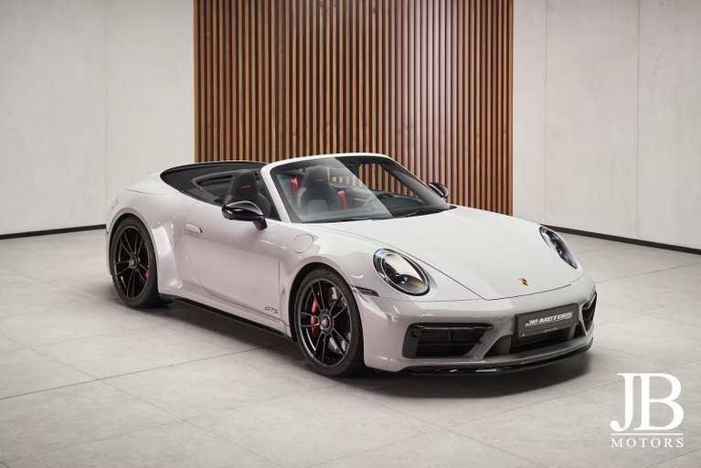Porsche 992 Carrera 4 GTS