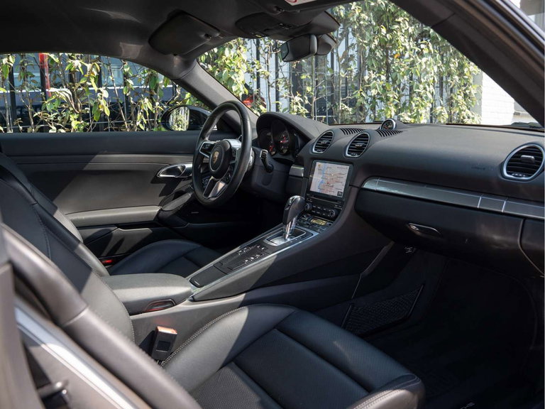 Porsche 718 Cayman