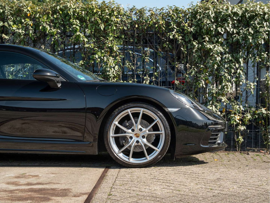 Porsche 718 Cayman