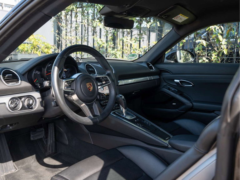 Porsche 718 Cayman
