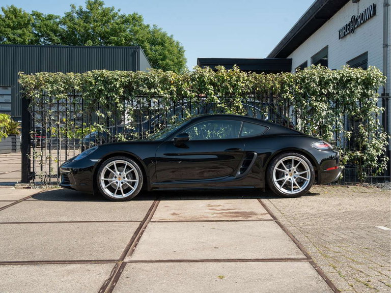 Porsche 718 Cayman