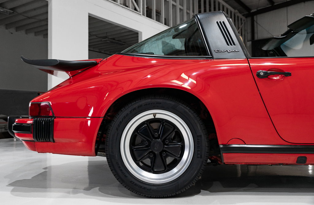 Porsche 911 Carrera 3.2 (US)