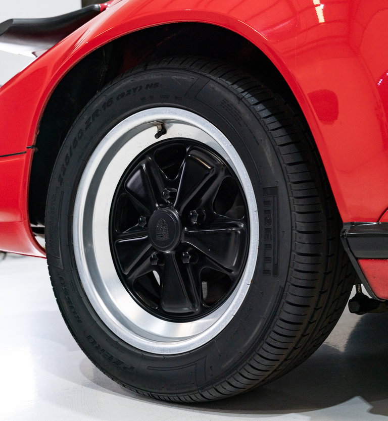 Porsche 911 Carrera 3.2 (US)