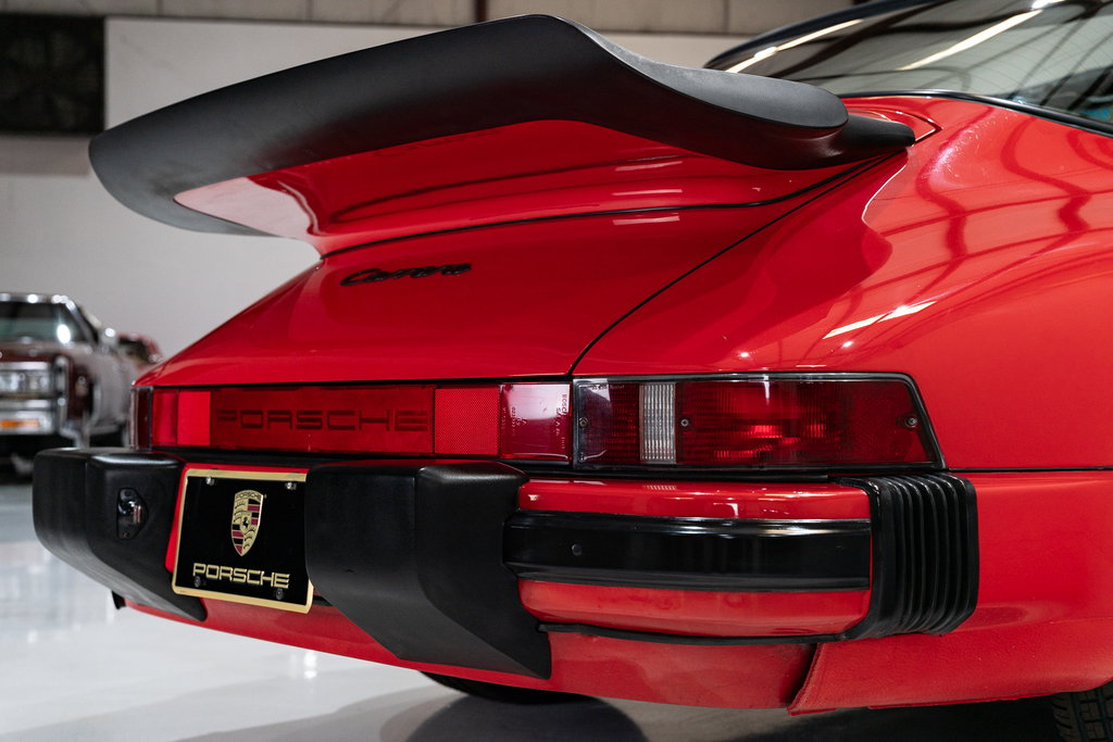 Porsche 911 Carrera 3.2 (US)